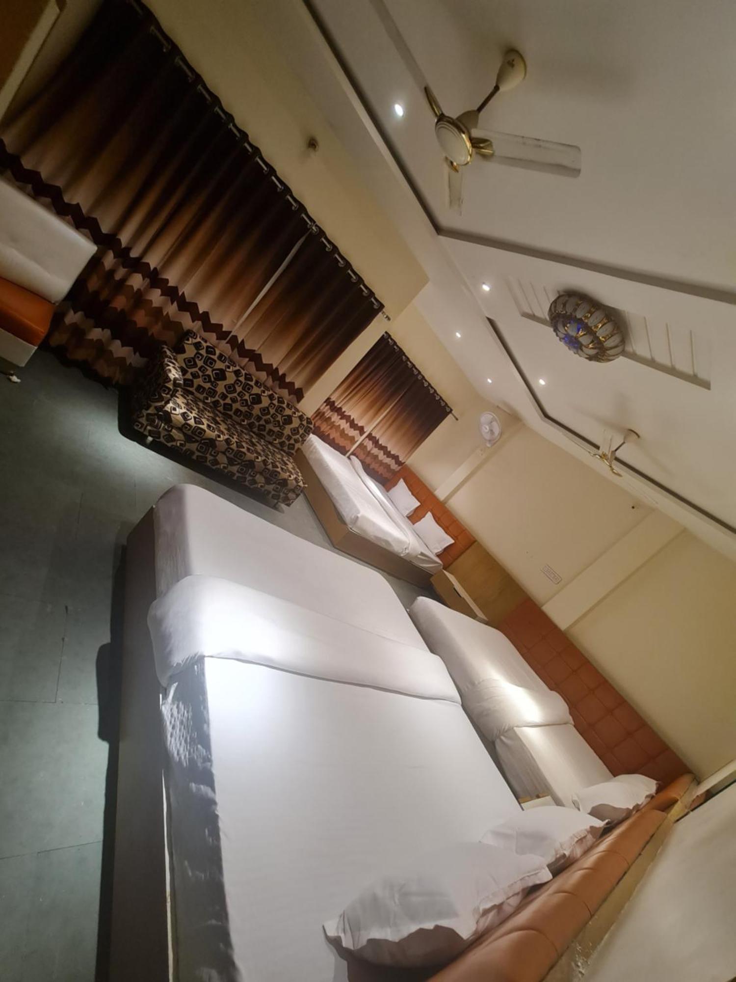 אויאיין Hotel Empire מראה חיצוני תמונה