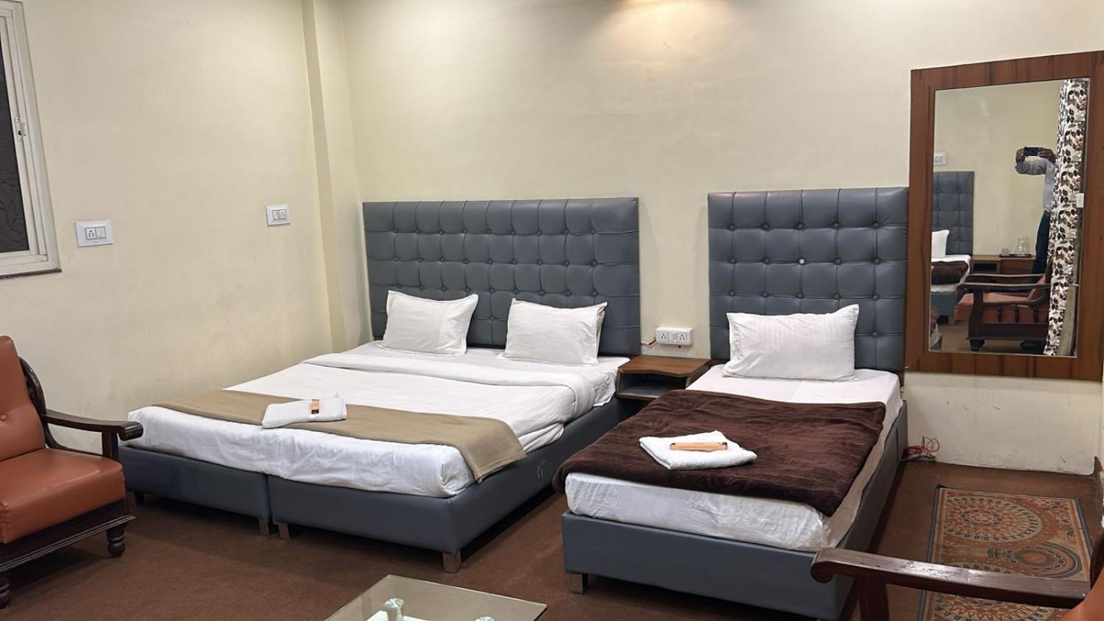 אויאיין Hotel Empire מראה חיצוני תמונה