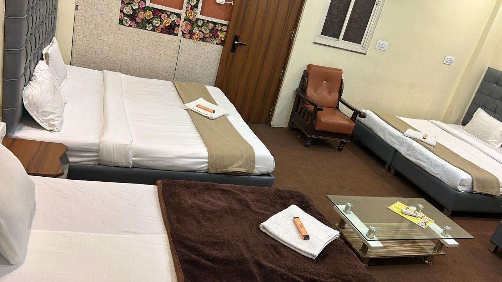 אויאיין Hotel Empire מראה חיצוני תמונה