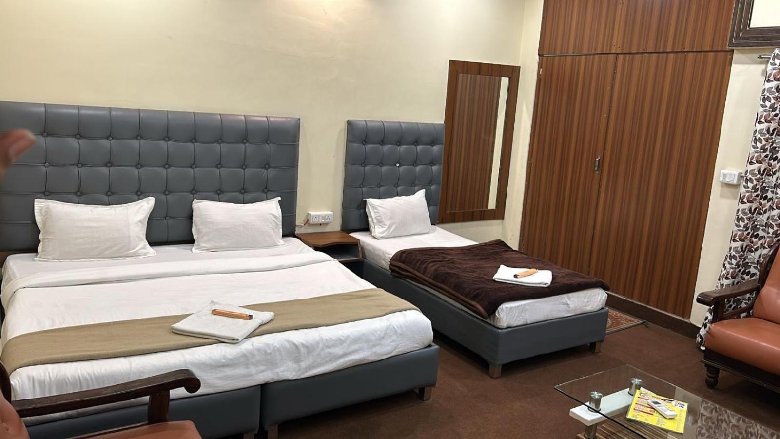 אויאיין Hotel Empire מראה חיצוני תמונה