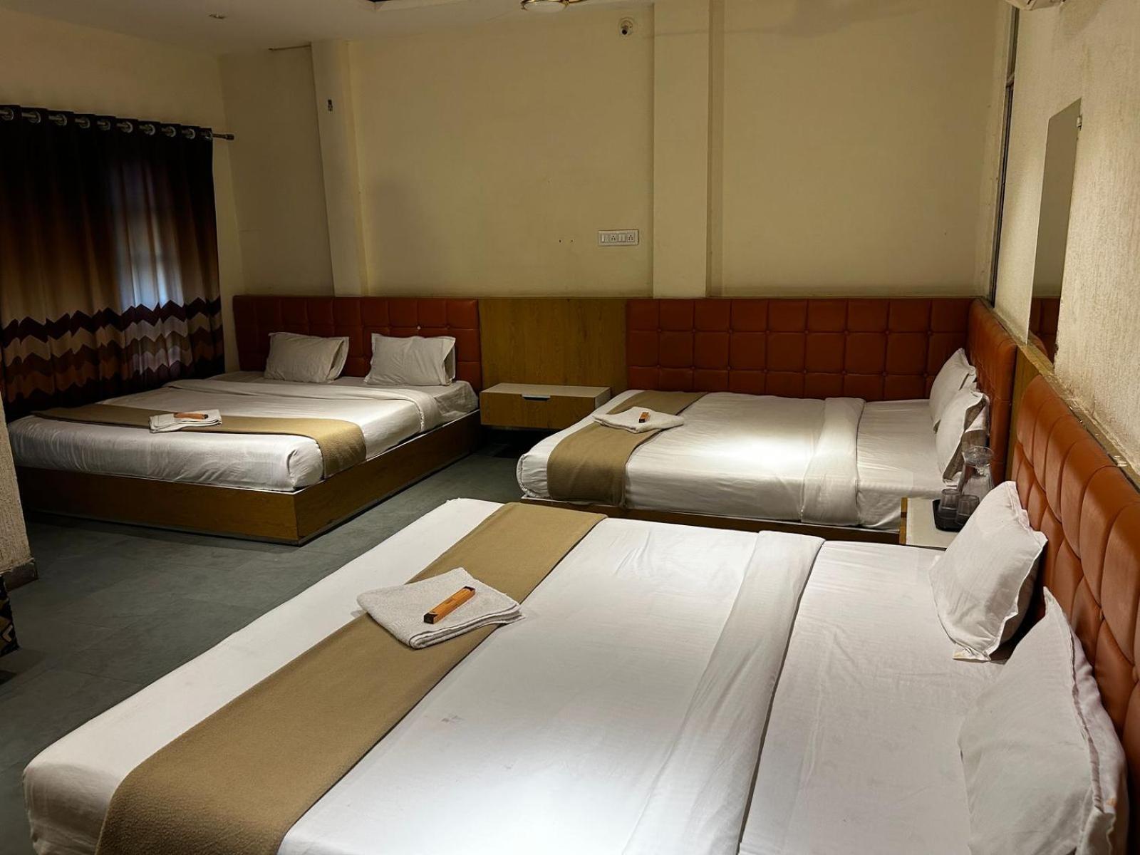 אויאיין Hotel Empire מראה חיצוני תמונה