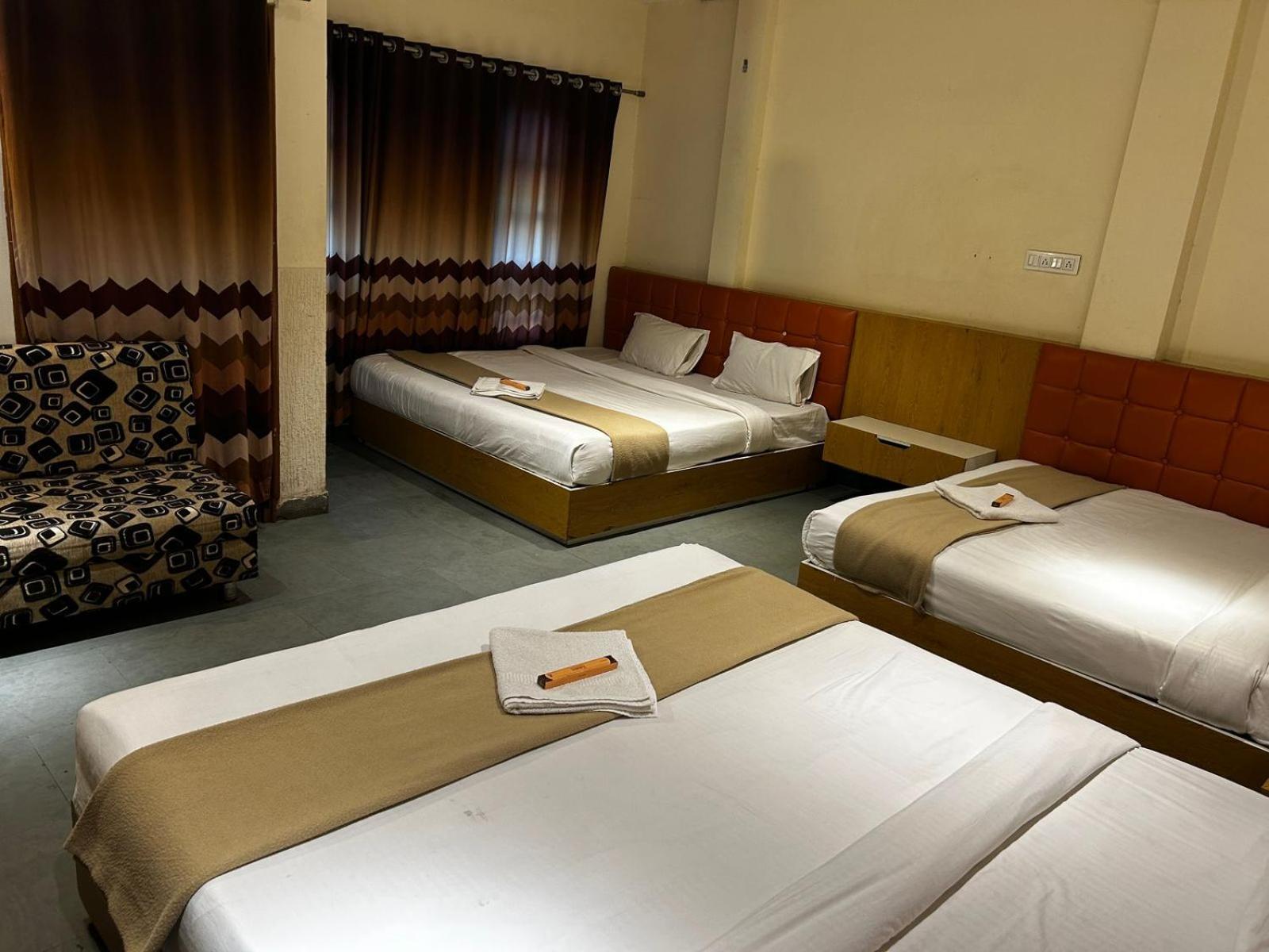 אויאיין Hotel Empire מראה חיצוני תמונה