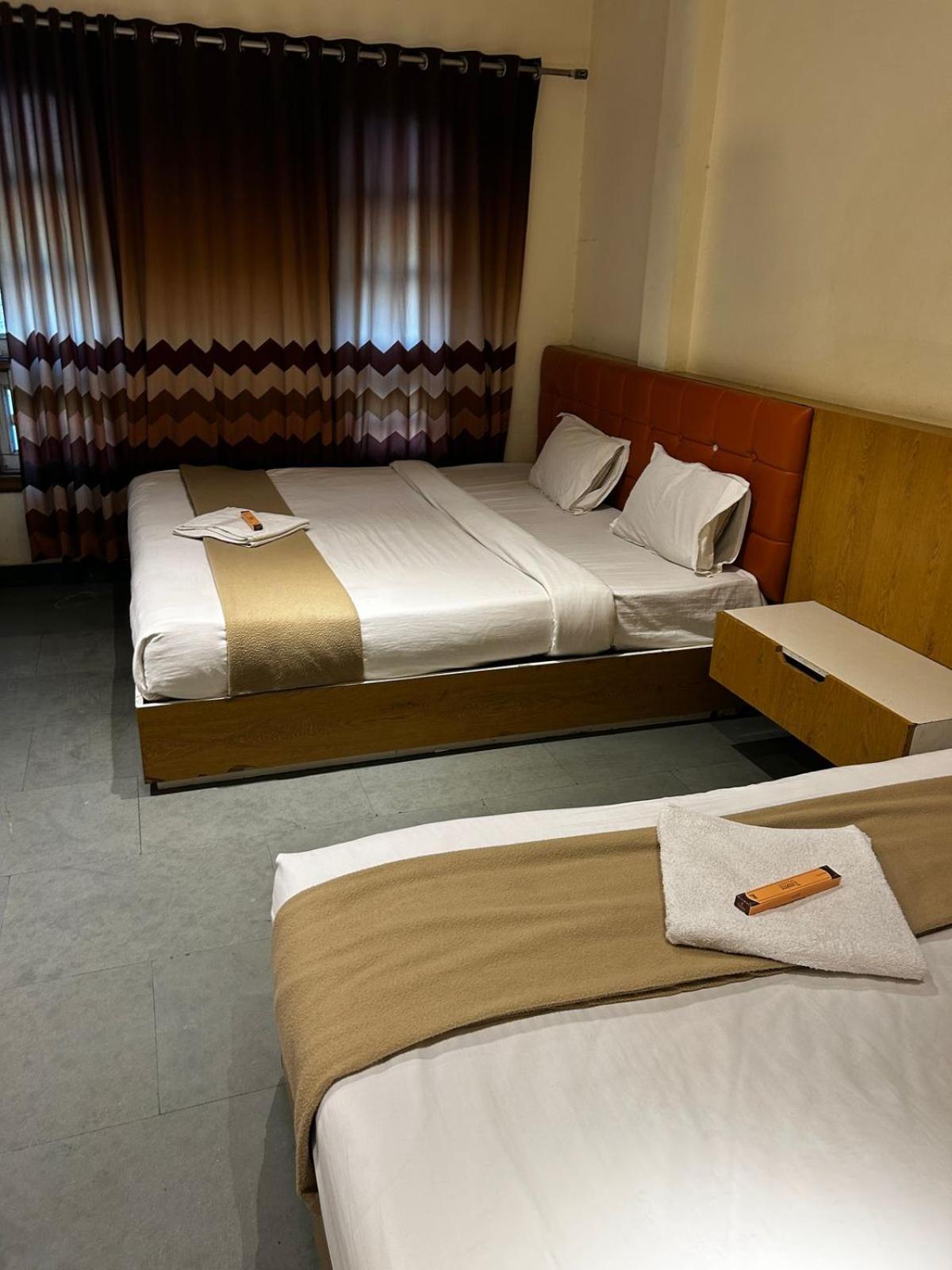 אויאיין Hotel Empire מראה חיצוני תמונה