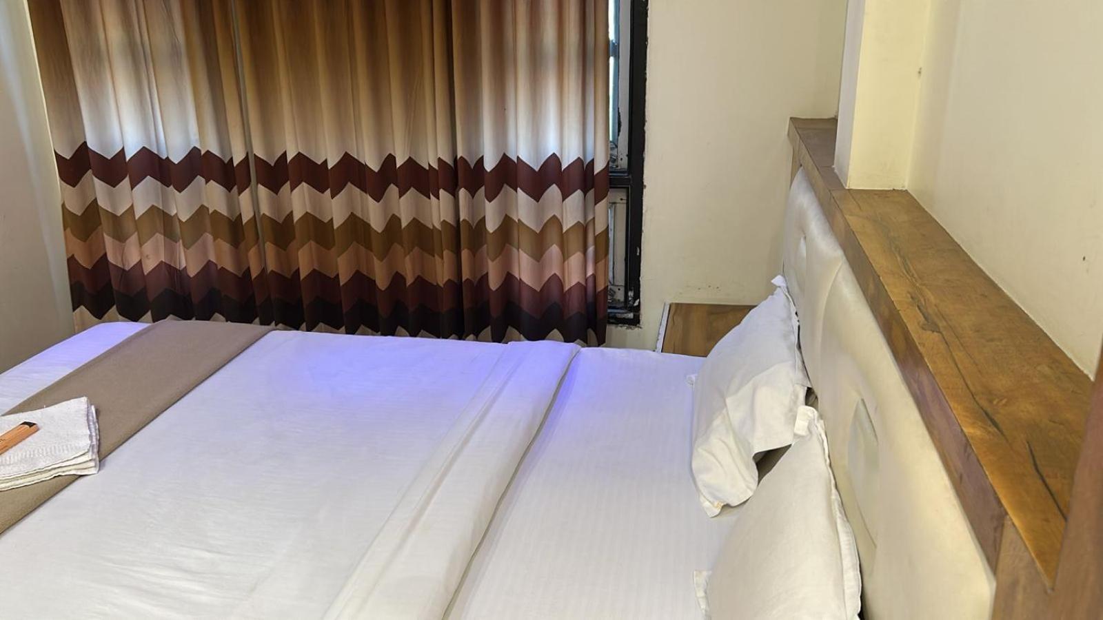 אויאיין Hotel Empire מראה חיצוני תמונה