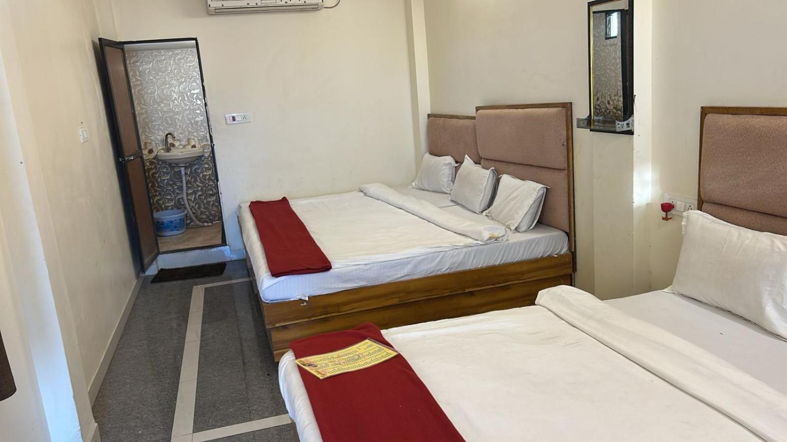 אויאיין Hotel Empire מראה חיצוני תמונה