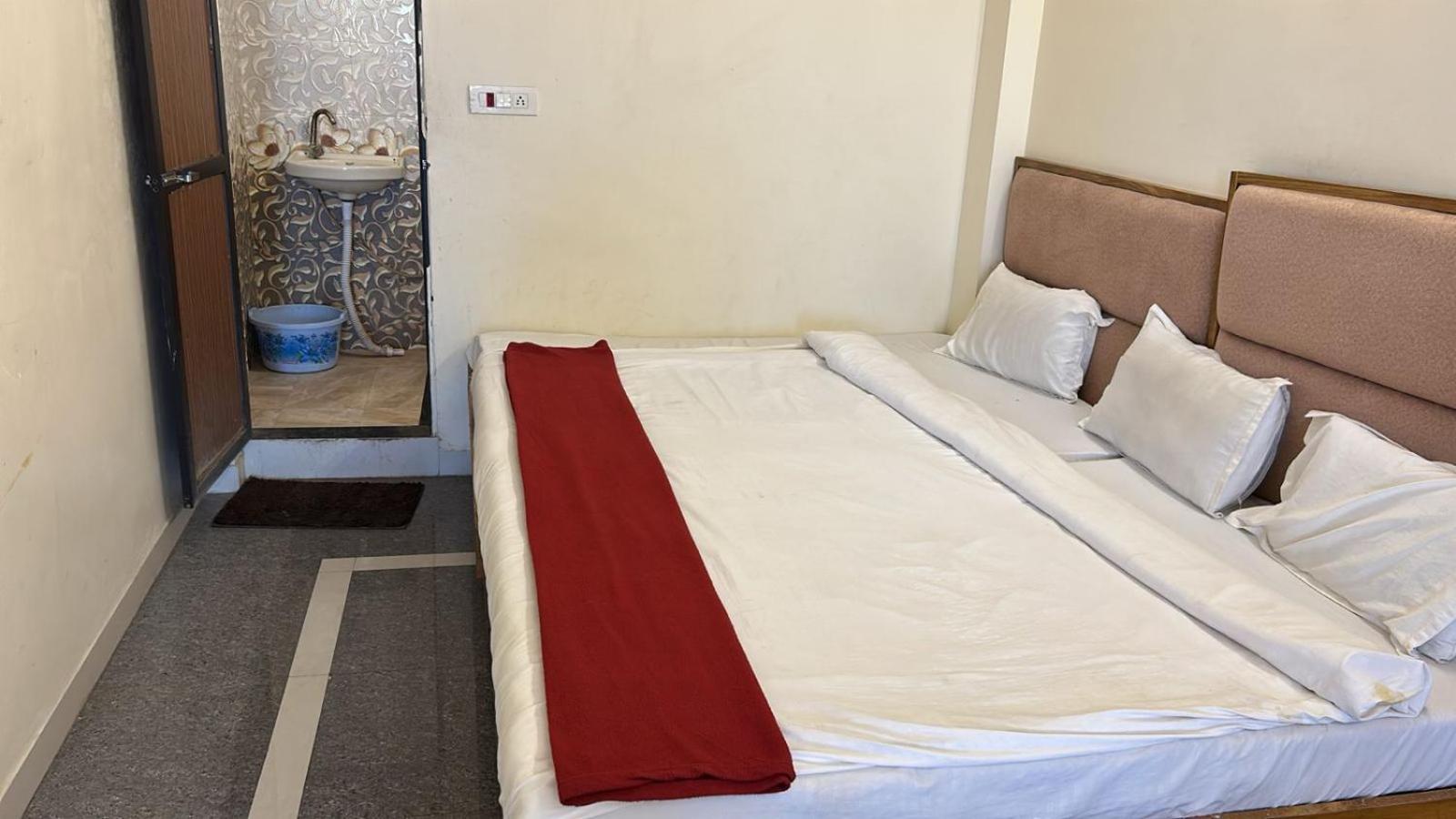 אויאיין Hotel Empire מראה חיצוני תמונה