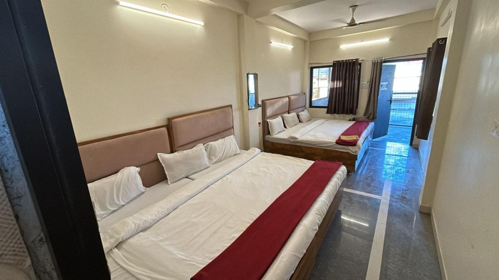 אויאיין Hotel Empire מראה חיצוני תמונה