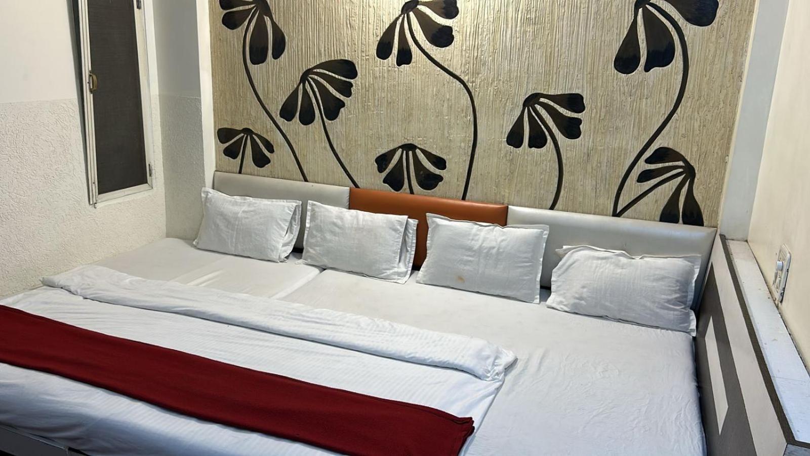 אויאיין Hotel Empire מראה חיצוני תמונה