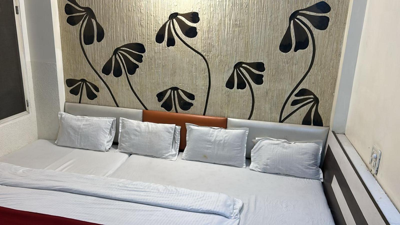 אויאיין Hotel Empire מראה חיצוני תמונה